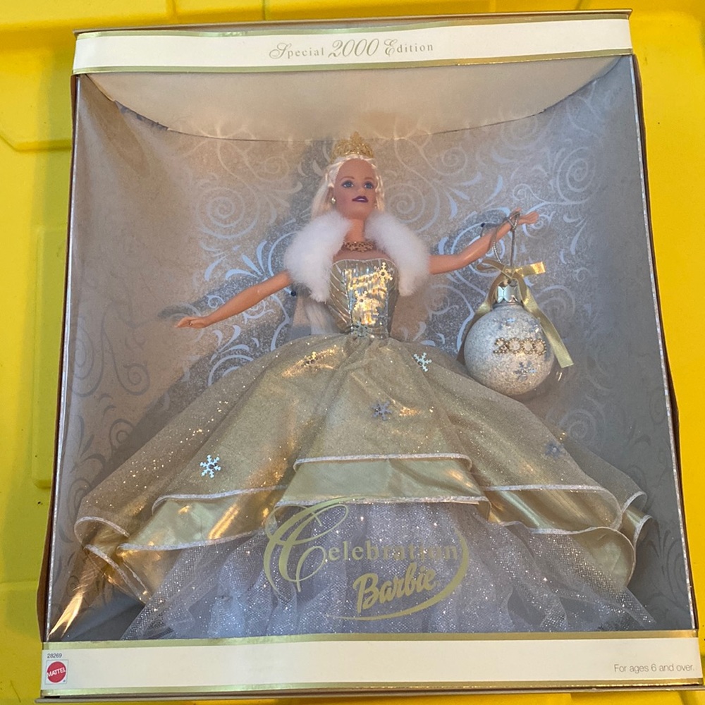 2000 Holiday Collectible Barbie